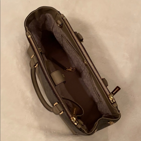 Michael Kors Purse - Picture 4 of 4